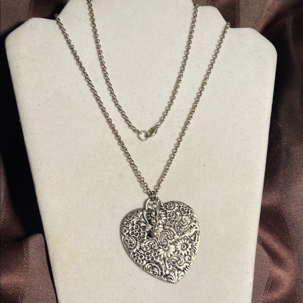 Elegant Silver Heart Pendant Necklace